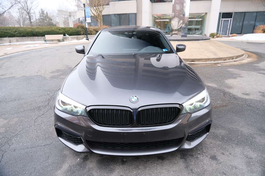 2020 BMW 5 Series 540i xDrive Image 2 of 43