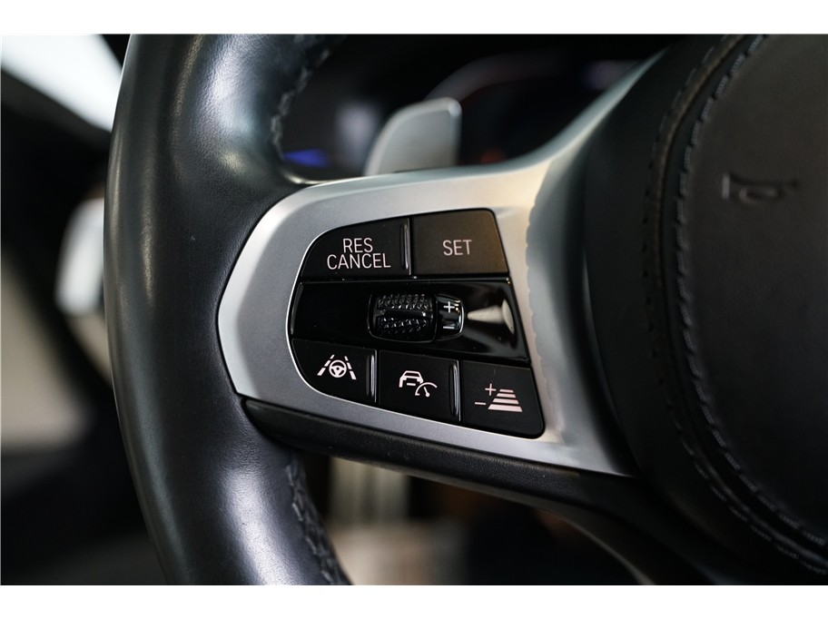 Vehicle image 25 of 29