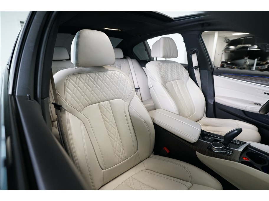 Vehicle image 12 of 29