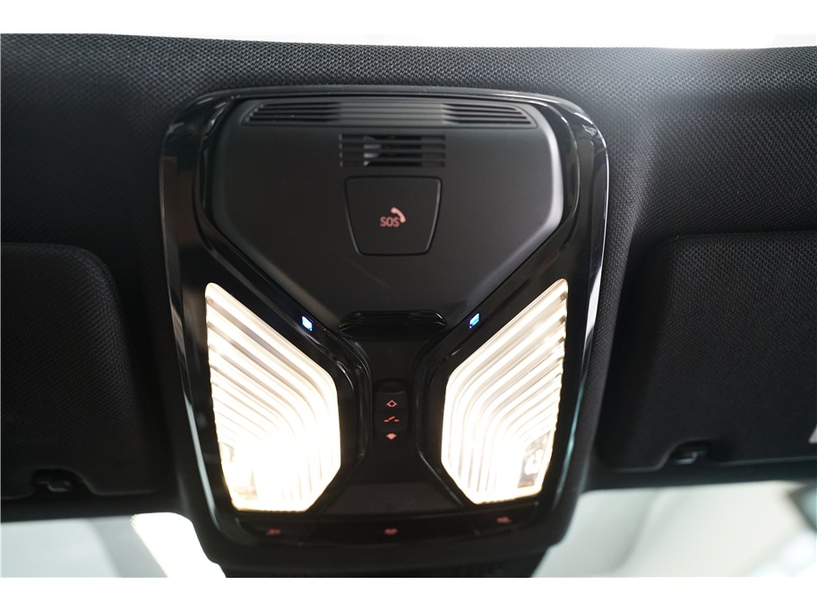 Vehicle image 27 of 29