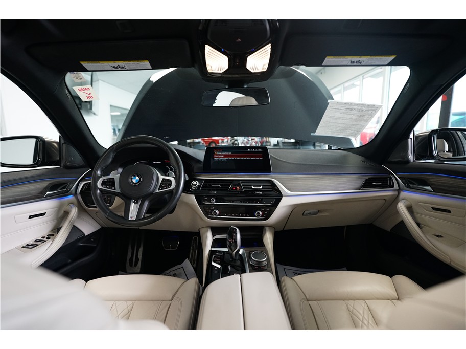 Vehicle image 17 of 29