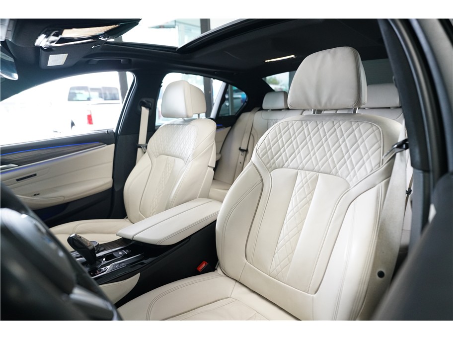 Vehicle image 11 of 29