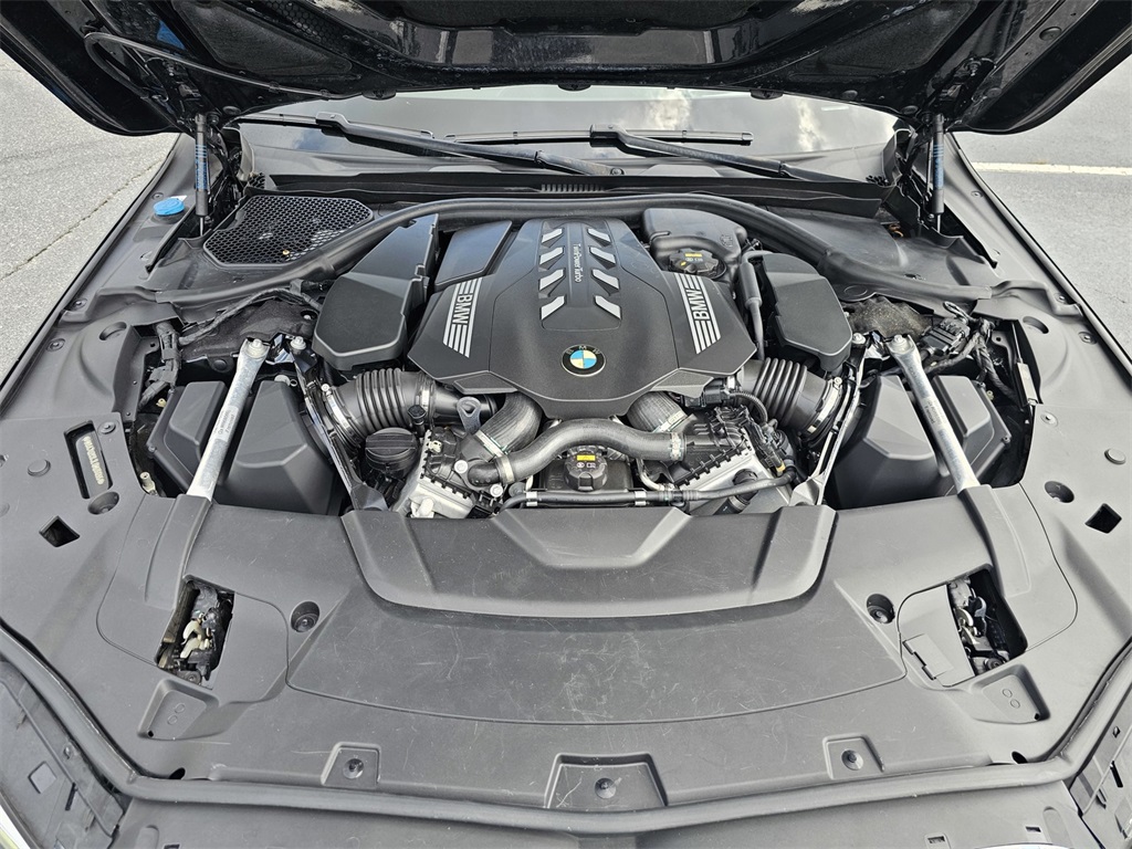 Vehicle image 10 of 27