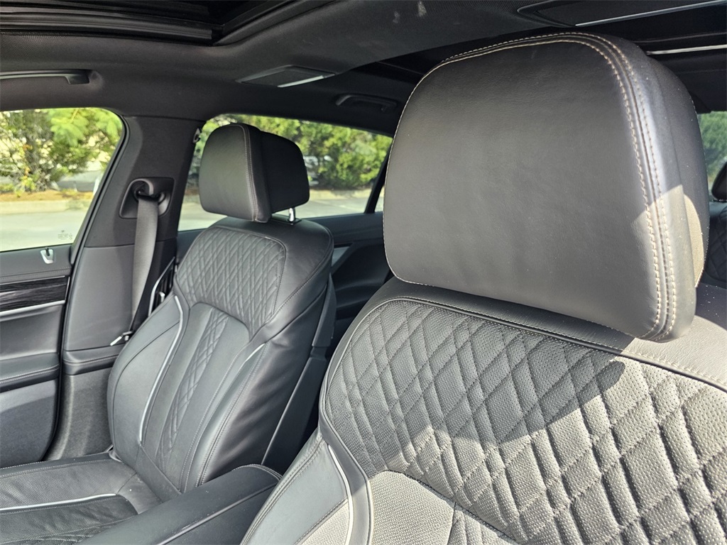 Vehicle image 13 of 27