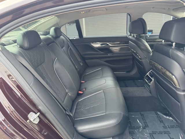 Vehicle image 13 of 25
