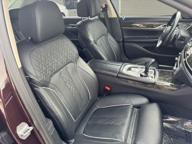 Vehicle image 10 of 25
