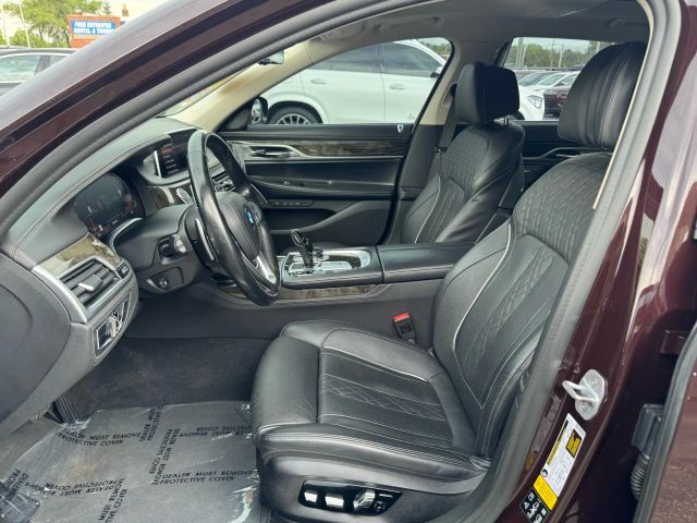 Vehicle image 14 of 25