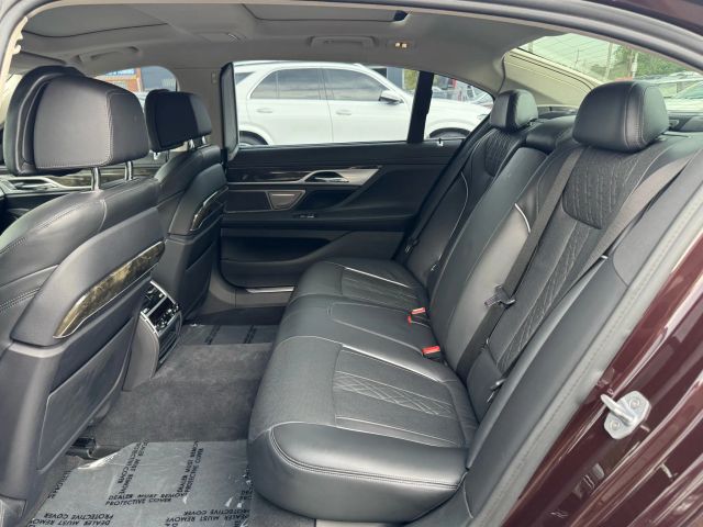 Vehicle image 22 of 25