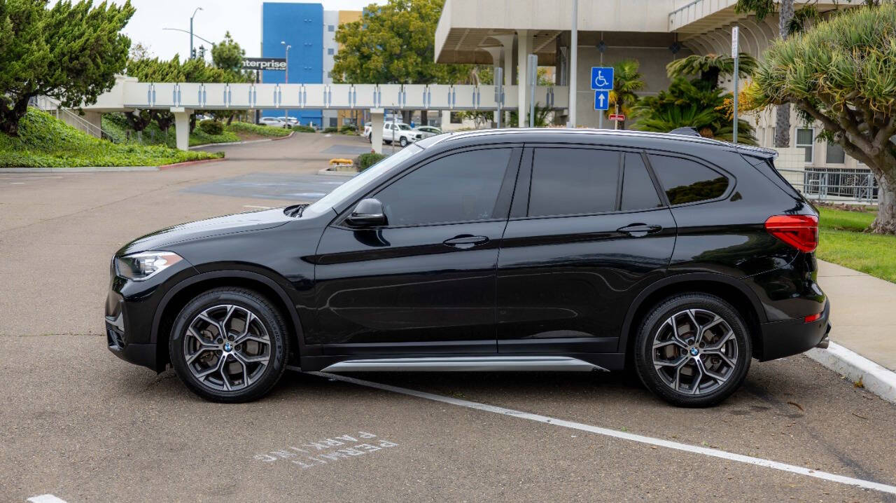 Vehicle image 10 of 34
