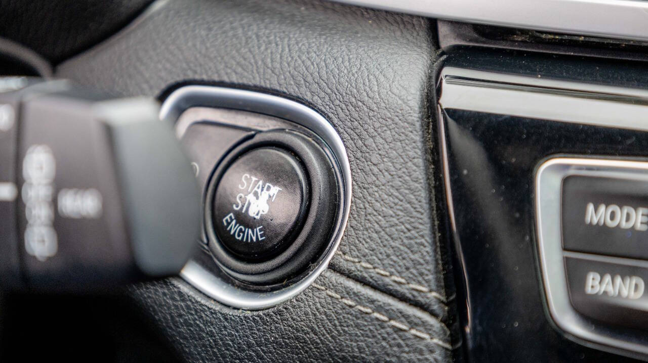 Vehicle image 27 of 34