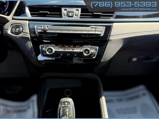 Vehicle image 21 of 28