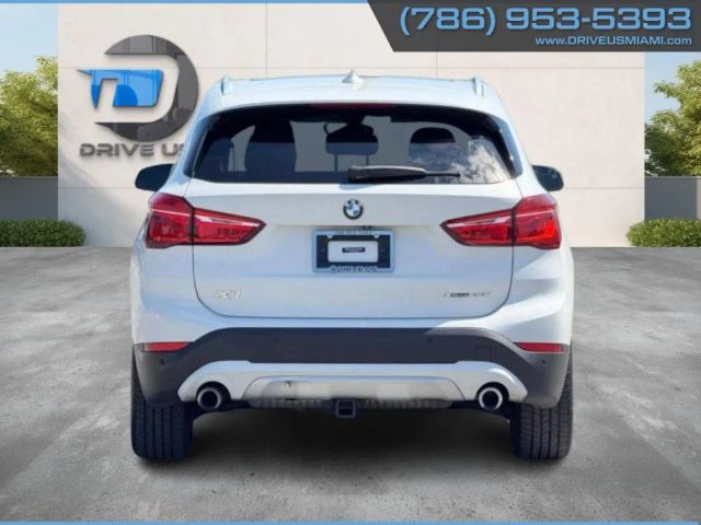 Vehicle image 12 of 28