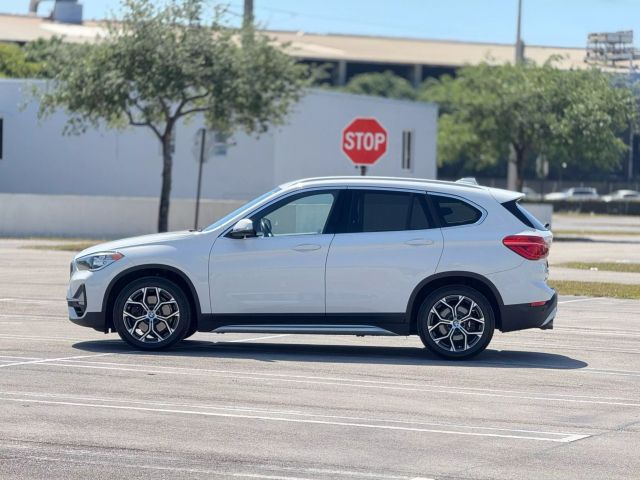 Vehicle image 7 of 28