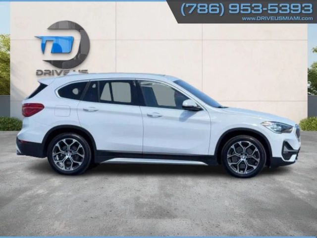 Vehicle image 10 of 28
