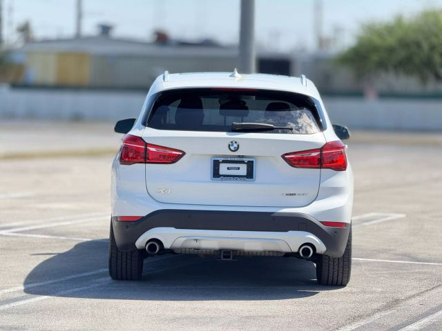 Vehicle image 5 of 28