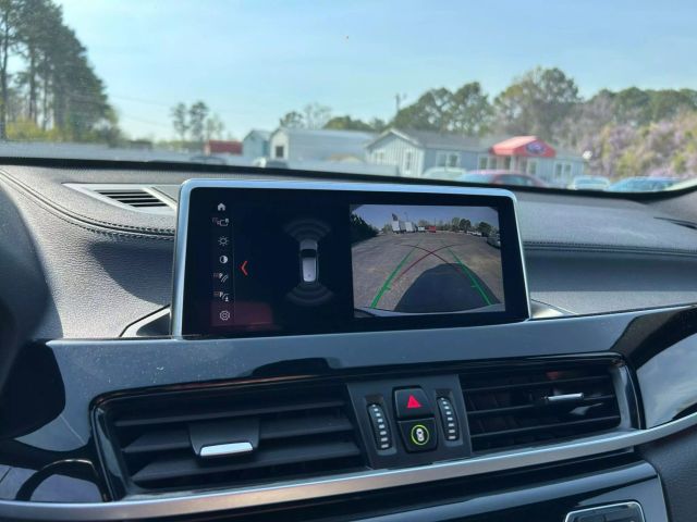 Vehicle image 23 of 34