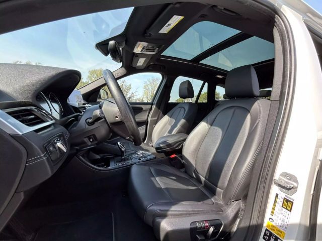 Vehicle image 11 of 34