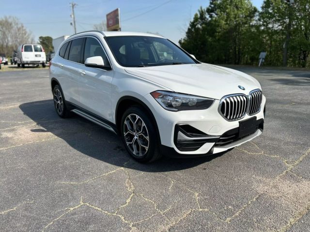 Vehicle image 4 of 34