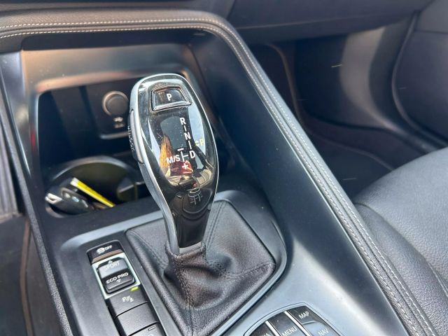 Vehicle image 27 of 34