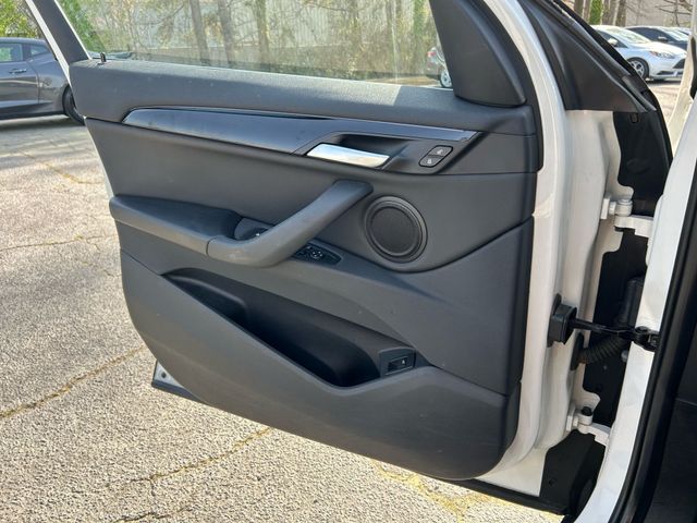 Vehicle image 24 of 34