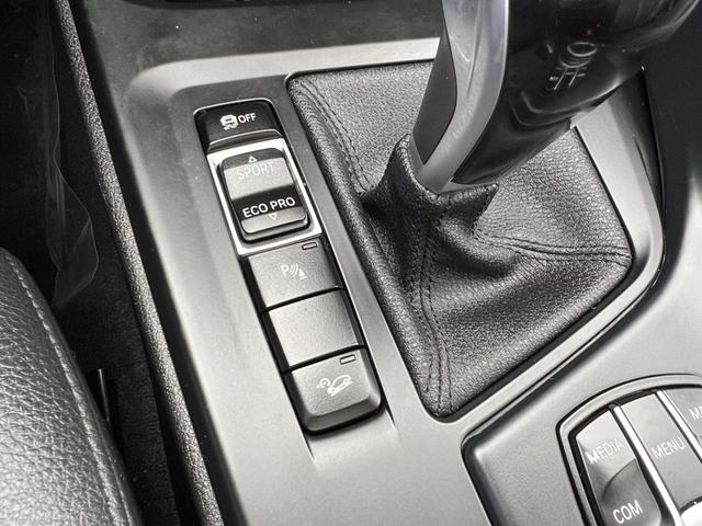 Vehicle image 18 of 26