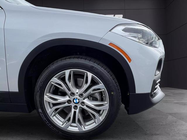 Vehicle image 23 of 26