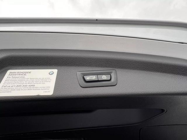 Vehicle image 24 of 26
