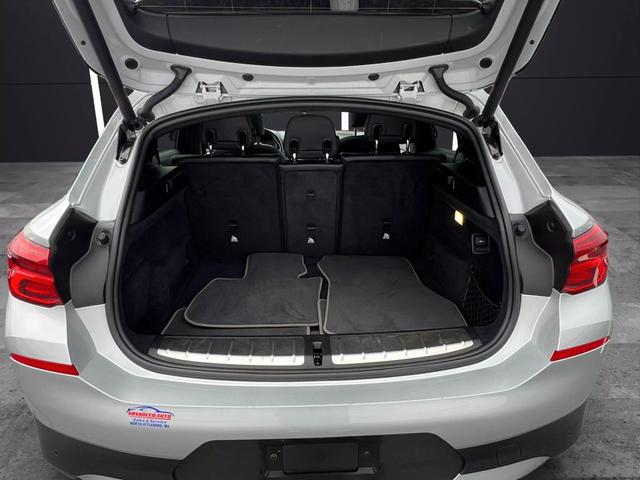 Vehicle image 25 of 26