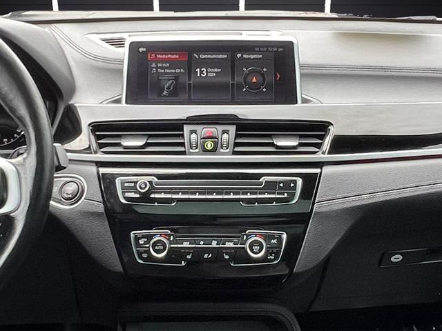 Vehicle image 16 of 26