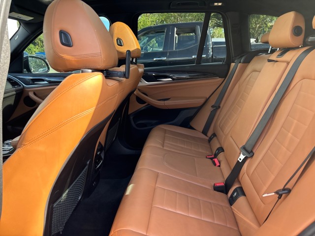 Vehicle image 11 of 22