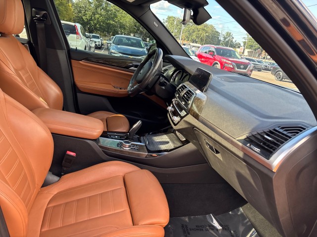 Vehicle image 13 of 22