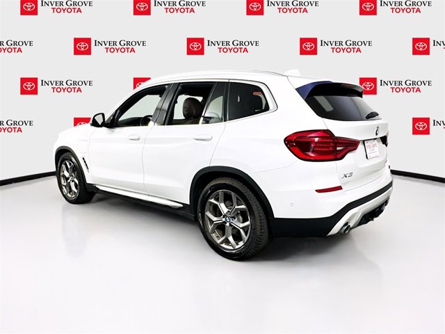 Vehicle image 7 of 21