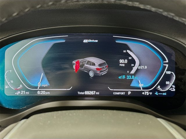 Vehicle image 17 of 21