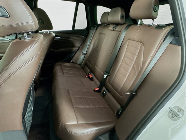 Vehicle image 12 of 21