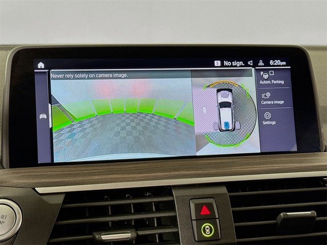 Vehicle image 18 of 21