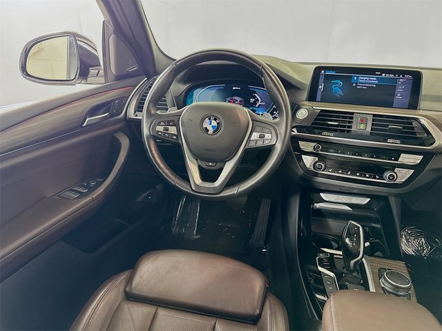 Vehicle image 14 of 21