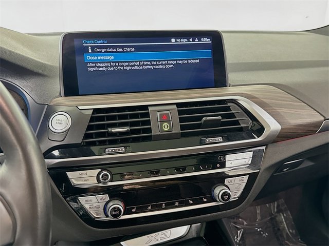 Vehicle image 19 of 21