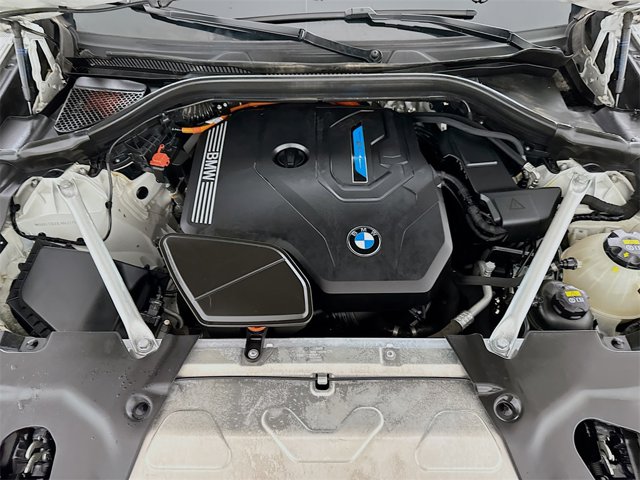 Vehicle image 9 of 21
