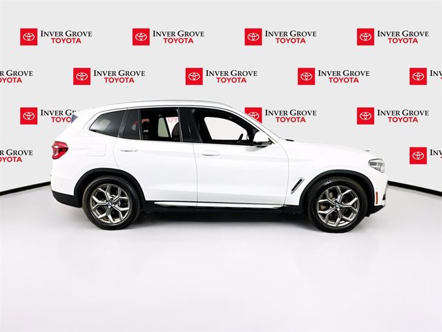 Vehicle image 4 of 21