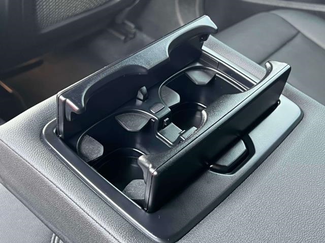 Vehicle image 17 of 37