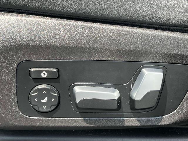Vehicle image 19 of 37