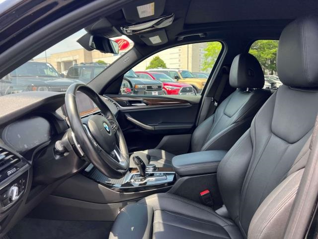 Vehicle image 10 of 37