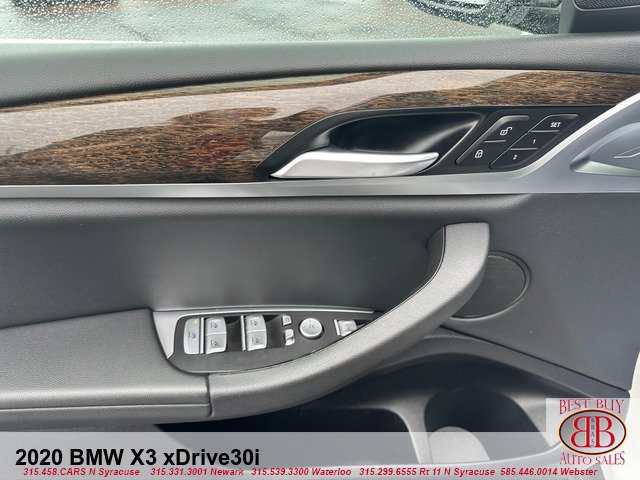 Vehicle image 11 of 19