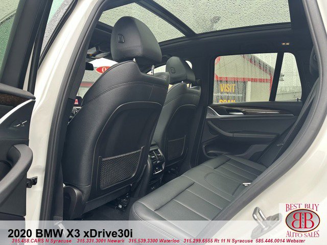 Vehicle image 13 of 19