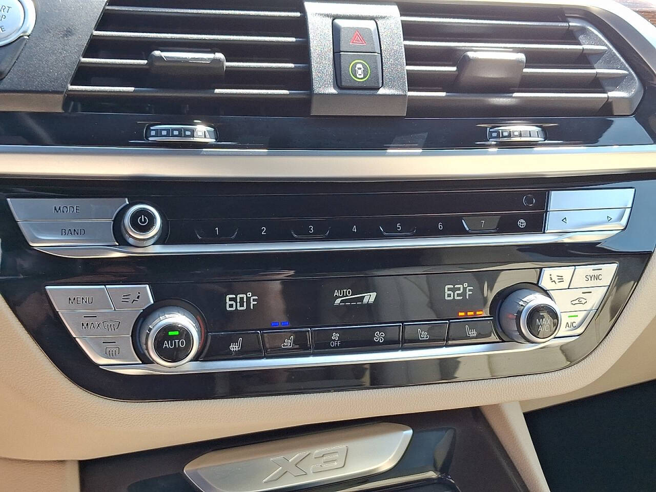 Vehicle image 19 of 31