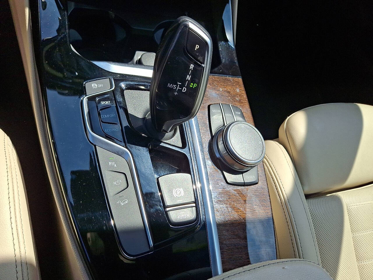 Vehicle image 20 of 31