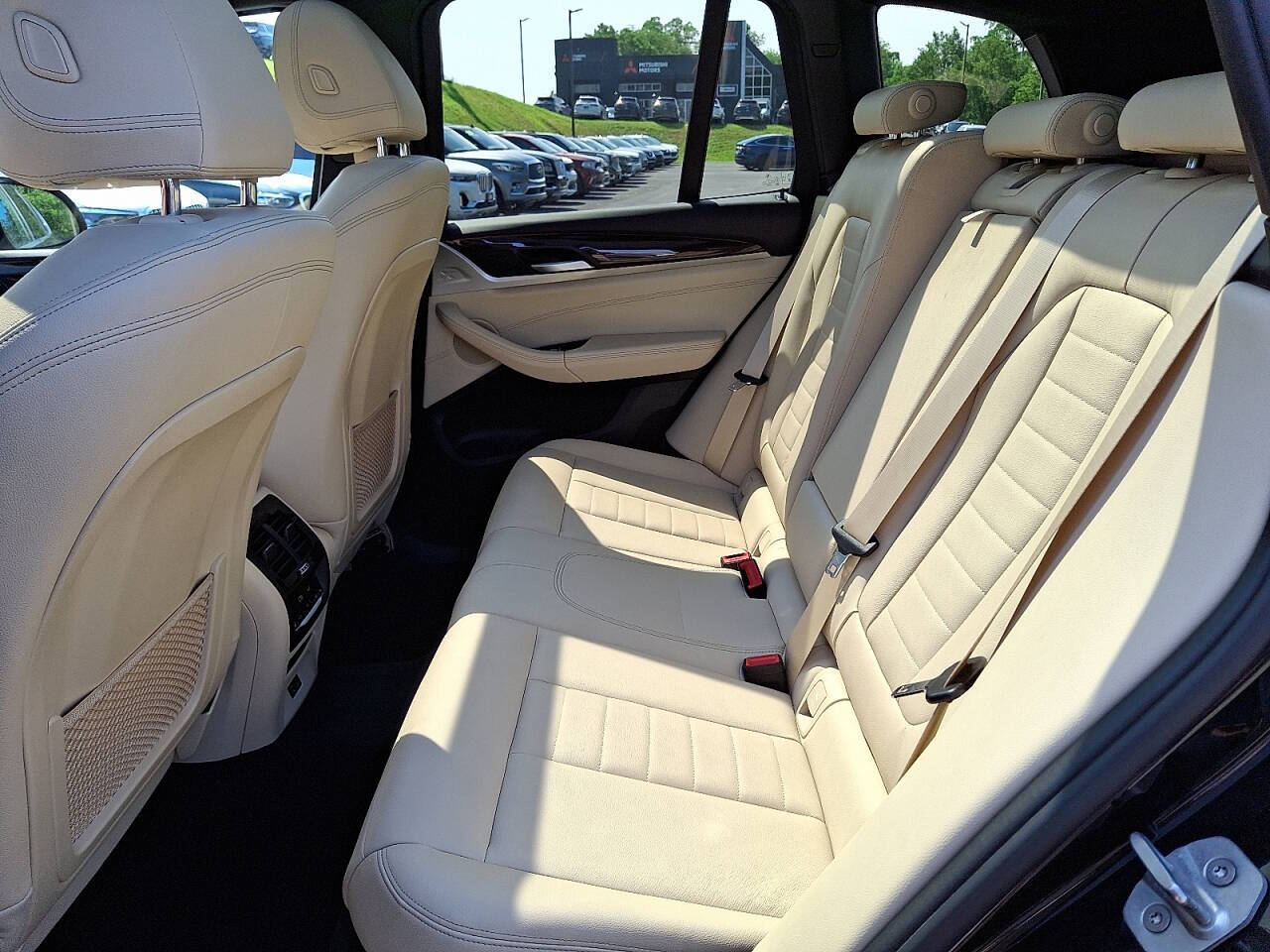 Vehicle image 12 of 31