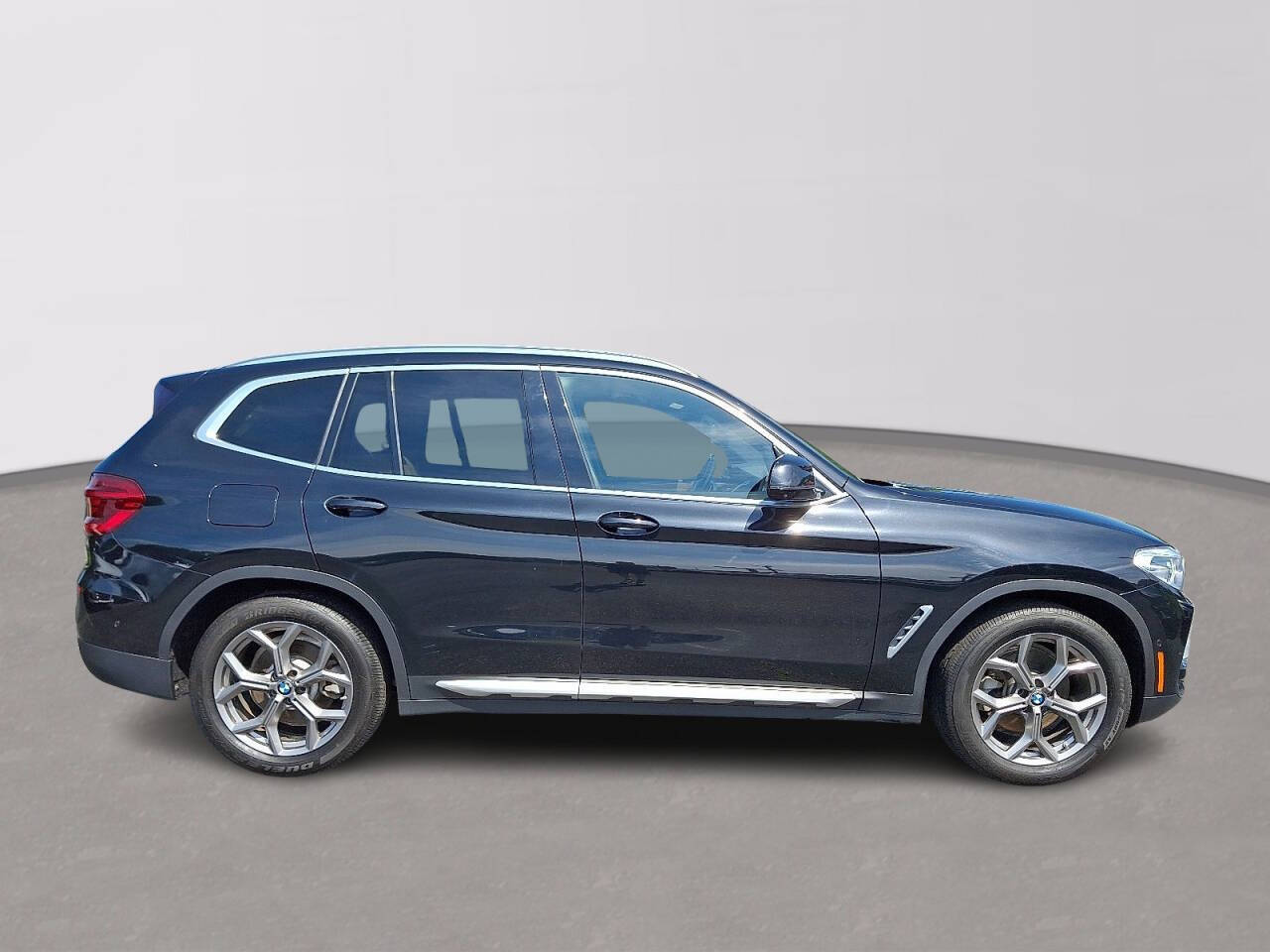 Vehicle image 4 of 31