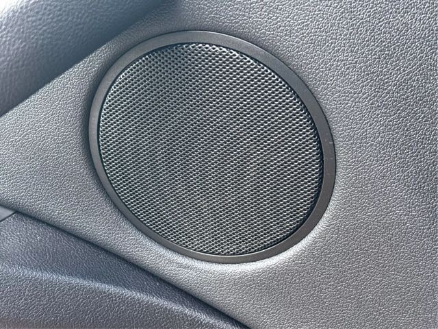 Vehicle image 37 of 47