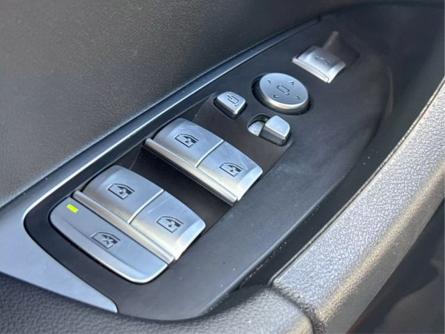 Vehicle image 30 of 47